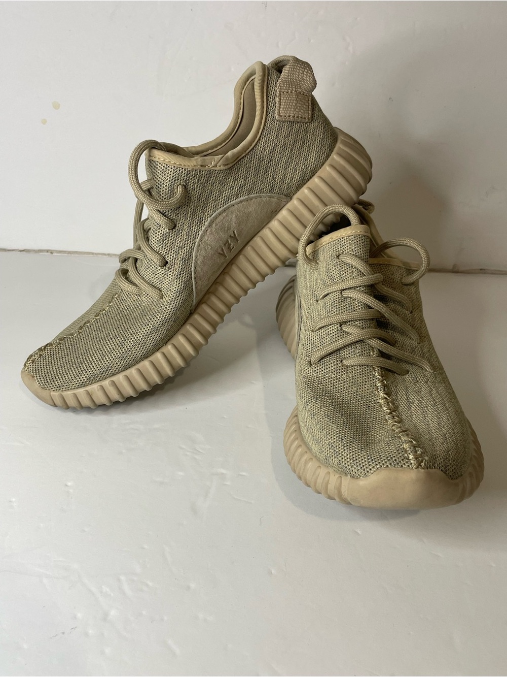 Adidas Yeezy Boost 350 V2 Oxford Tan sneakers - Picture 4 of 8